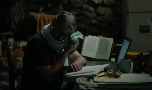 Still frame 82 from Close Your Eyes (2023) directed by Víctor Erice