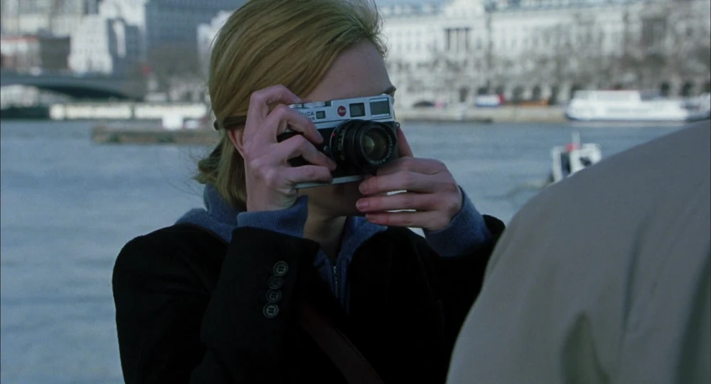Still frame 60 from Closer (2004) directed by Mike Nichols