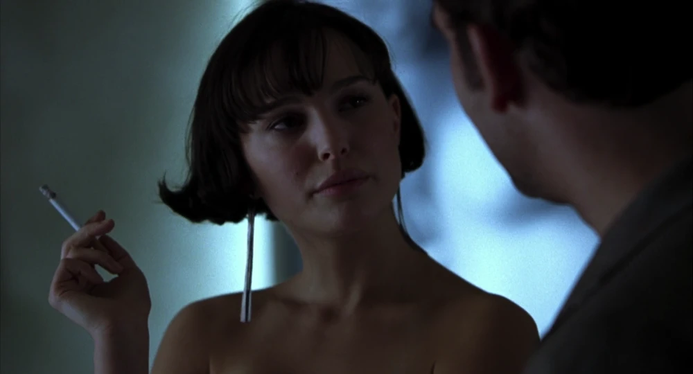 Still frame 70 from Closer (2004) directed by Mike Nichols