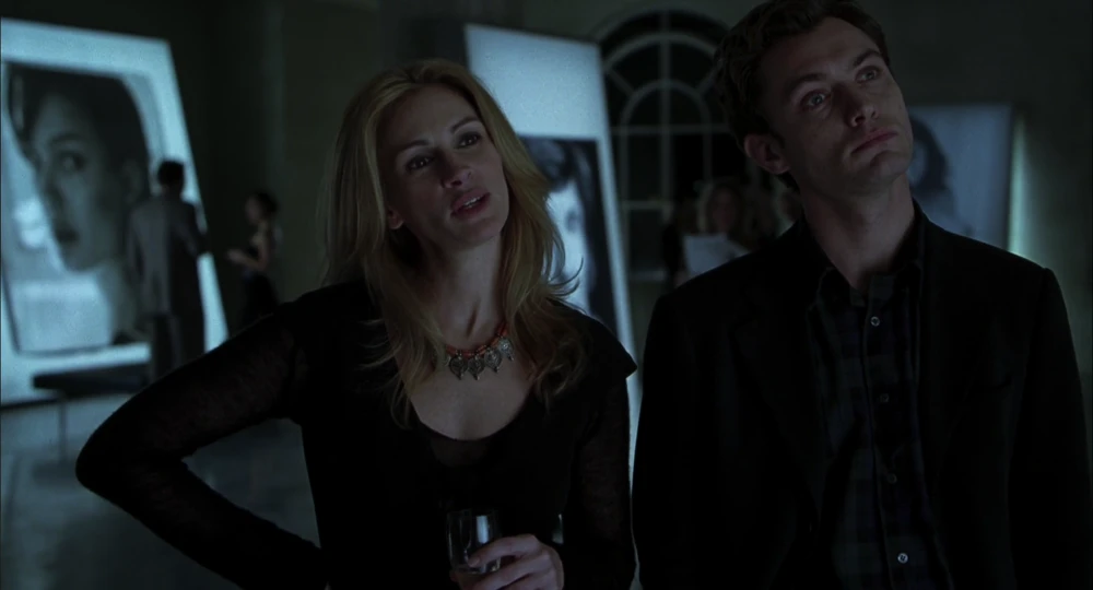 Still frame 72 from Closer (2004) directed by Mike Nichols