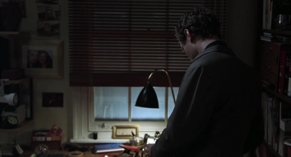 Still frame 86 from Closer (2004) directed by Mike Nichols