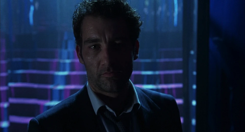 Still frame 108 from Closer (2004) directed by Mike Nichols