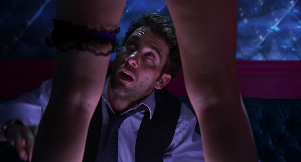 Still frame 111 from Closer (2004) directed by Mike Nichols