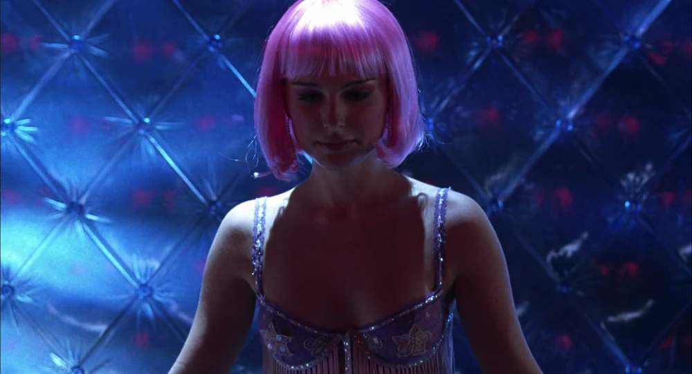 Still frame 115 from Closer (2004) directed by Mike Nichols