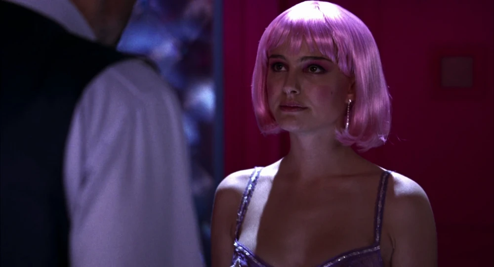 Still frame 119 from Closer (2004) directed by Mike Nichols