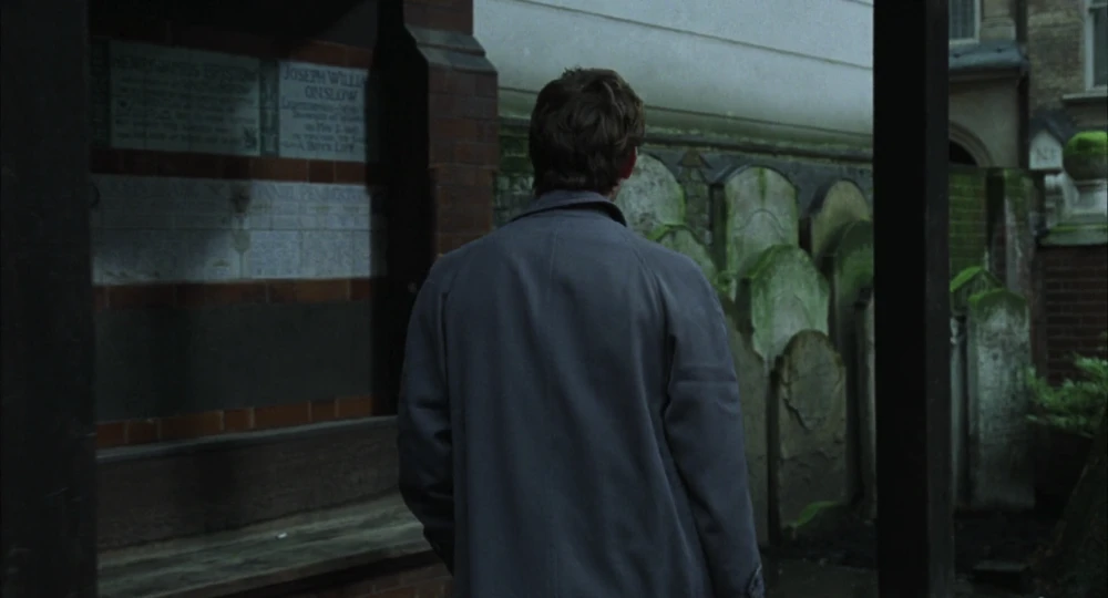 Still frame 11 from Closer (2004) directed by Mike Nichols