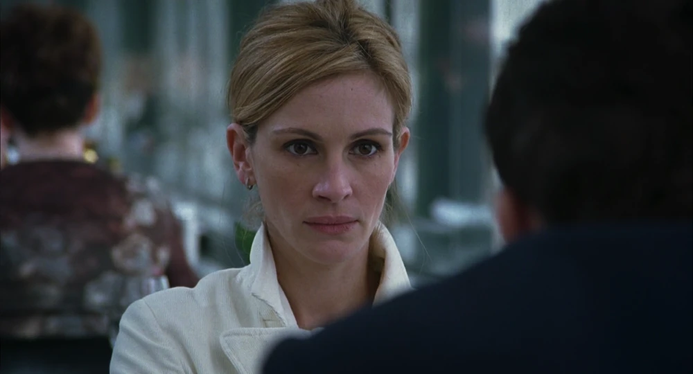 Still frame 134 from Closer (2004) directed by Mike Nichols