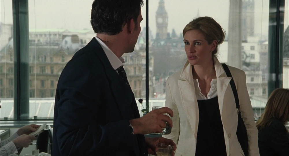 Still frame 137 from Closer (2004) directed by Mike Nichols