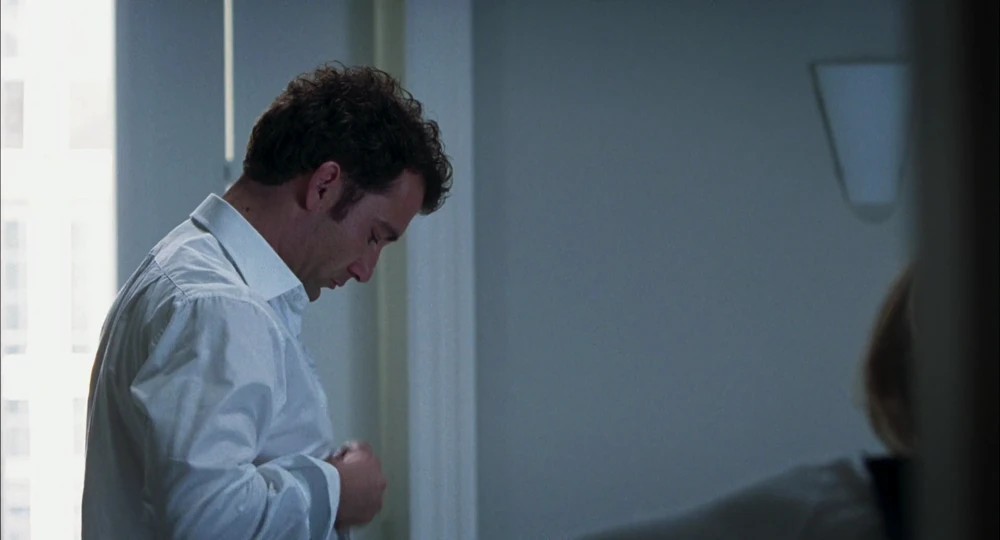 Still frame 138 from Closer (2004) directed by Mike Nichols