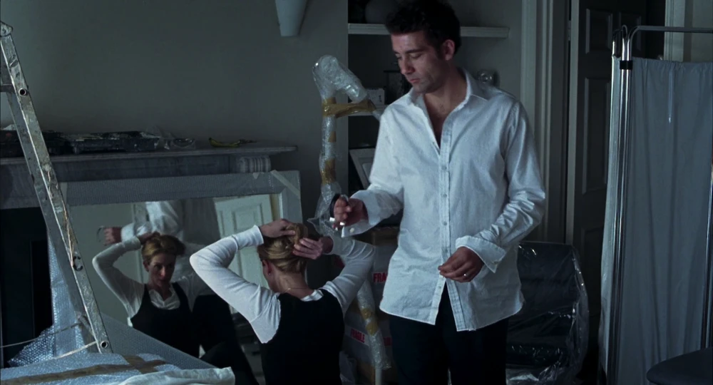 Still frame 139 from Closer (2004) directed by Mike Nichols