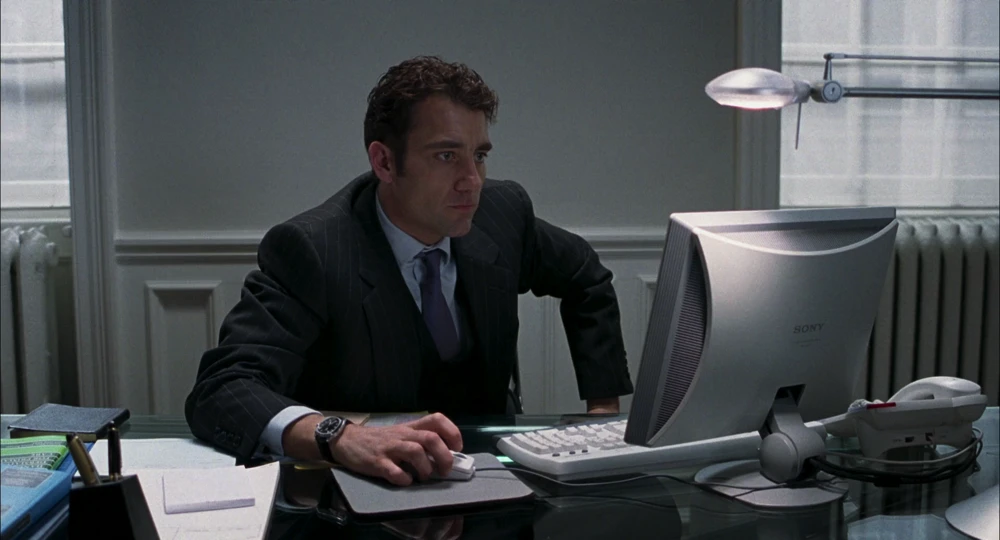 Still frame 145 from Closer (2004) directed by Mike Nichols