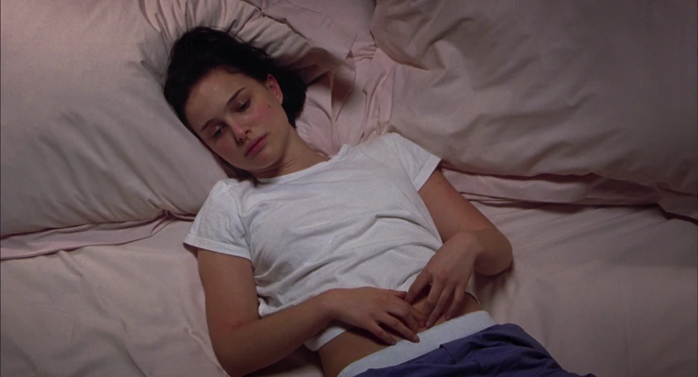 Still frame 153 from Closer (2004) directed by Mike Nichols