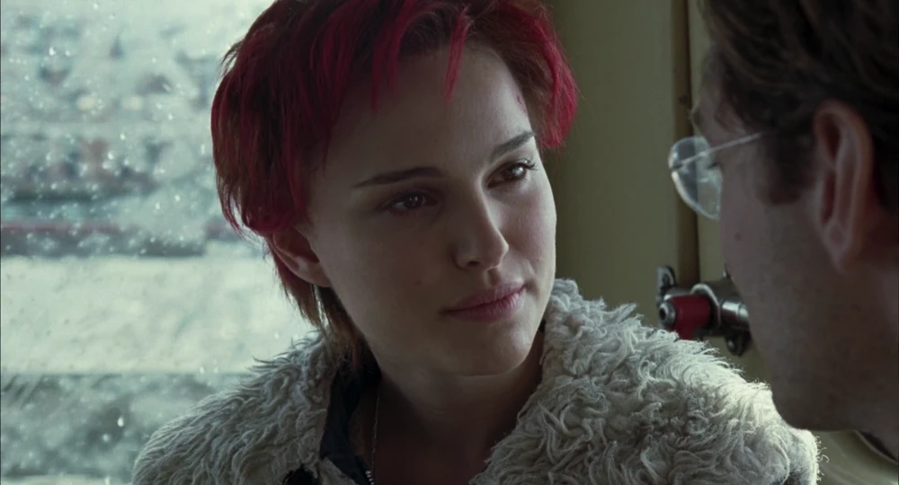 Still frame 15 from Closer (2004) directed by Mike Nichols