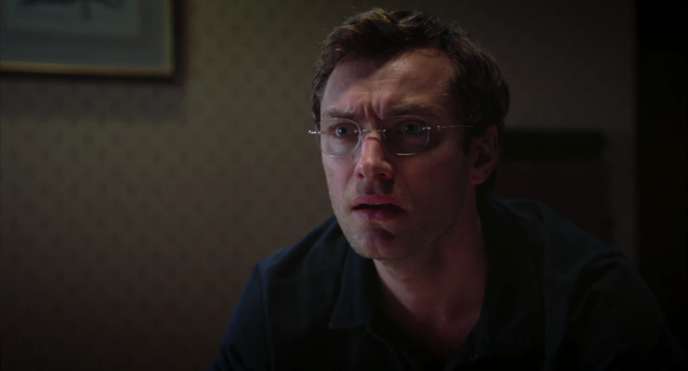 Still frame 161 from Closer (2004) directed by Mike Nichols