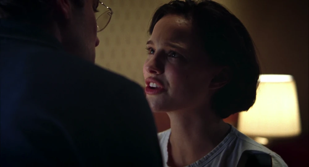 Still frame 162 from Closer (2004) directed by Mike Nichols