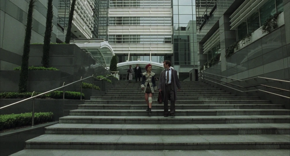 Still frame 16 from Closer (2004) directed by Mike Nichols