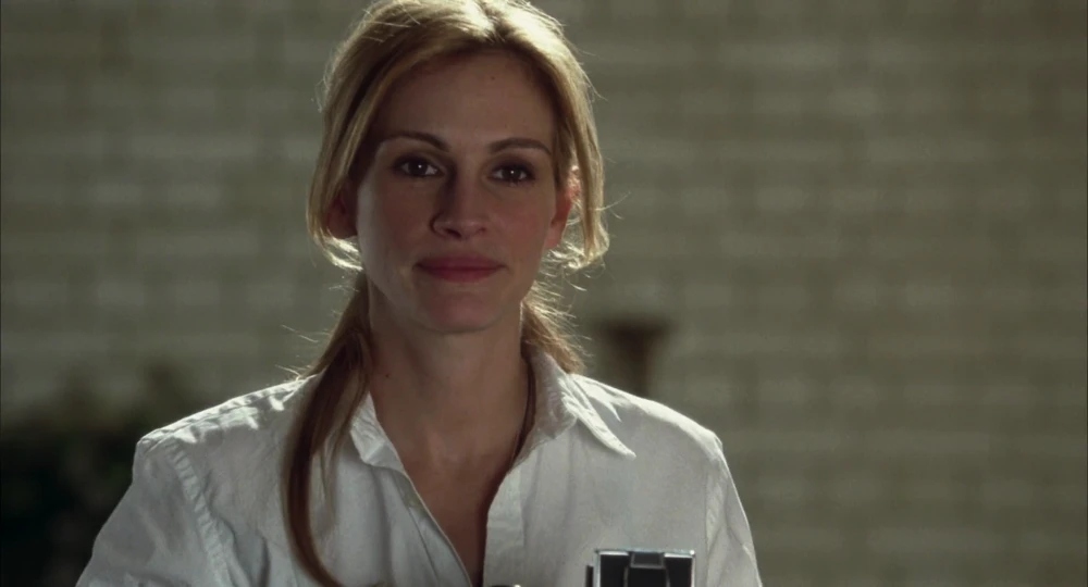 Still frame 19 from Closer (2004) directed by Mike Nichols