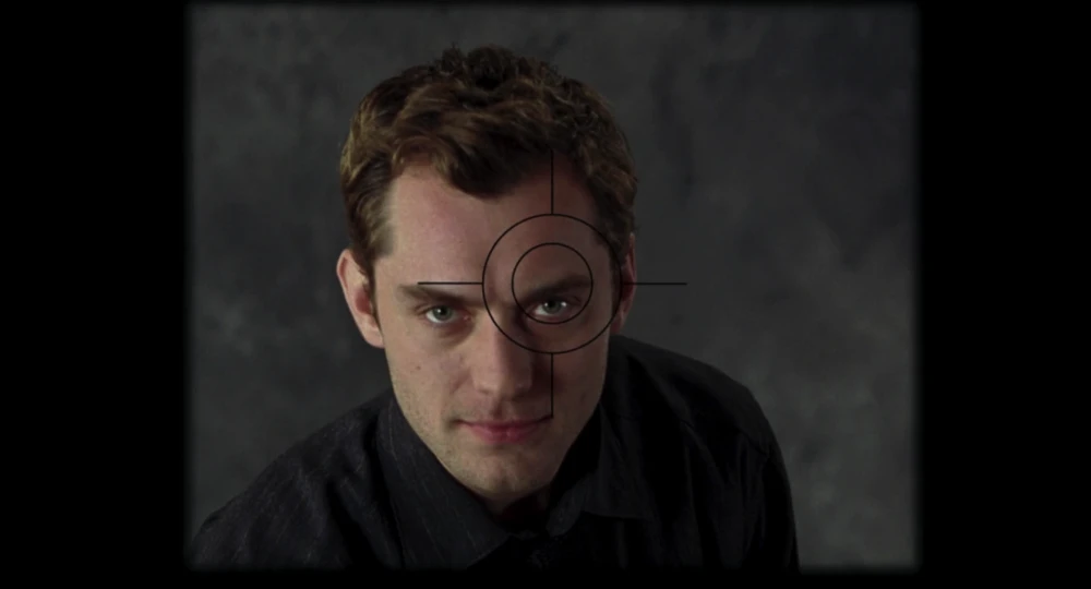 Still frame 22 from Closer (2004) directed by Mike Nichols
