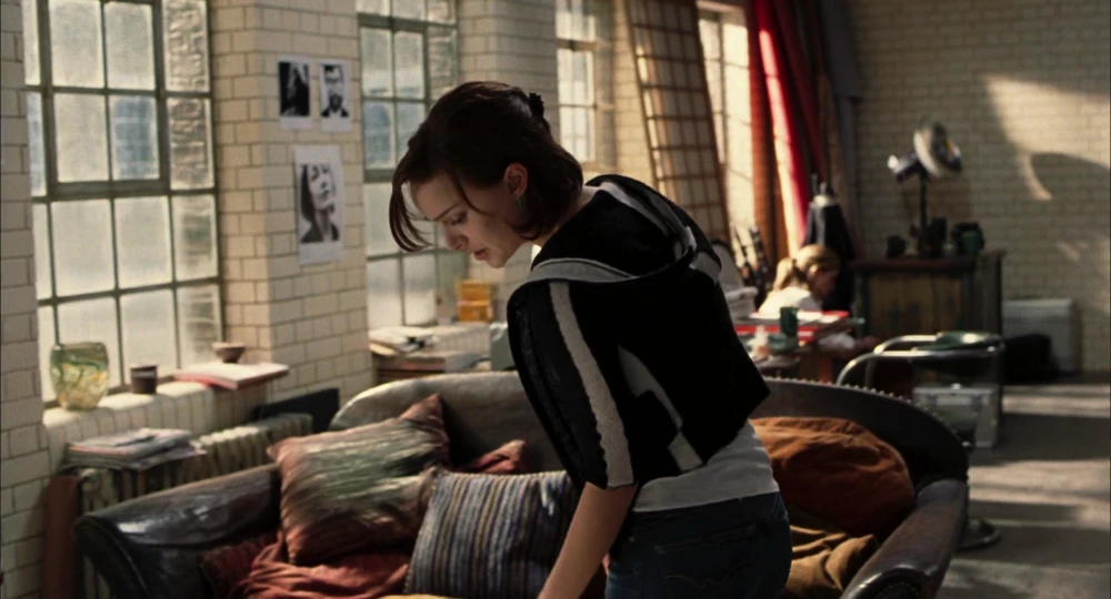 Still frame 38 from Closer (2004) directed by Mike Nichols