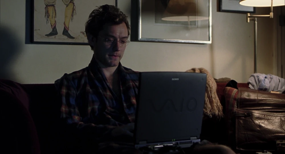 Still frame 49 from Closer (2004) directed by Mike Nichols