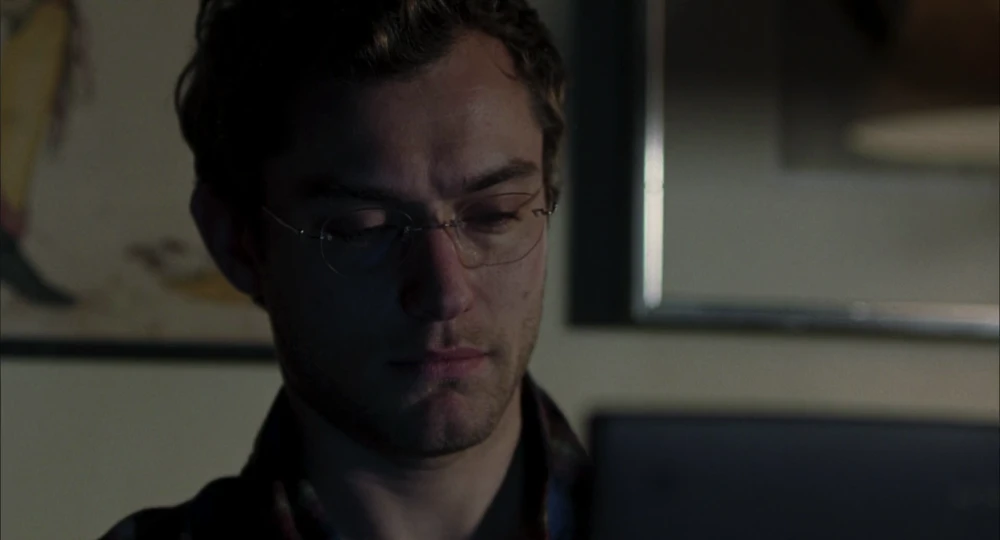 Still frame 50 from Closer (2004) directed by Mike Nichols
