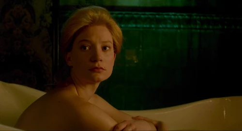 Still frame 103 from Crimson Peak (2015) directed by Guillermo del Toro