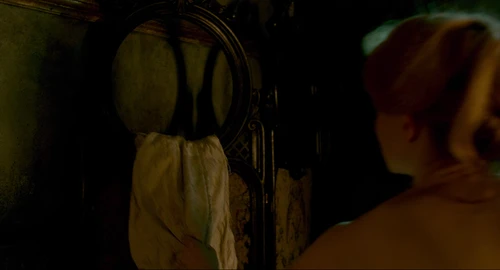 Still frame 107 from Crimson Peak (2015) directed by Guillermo del Toro