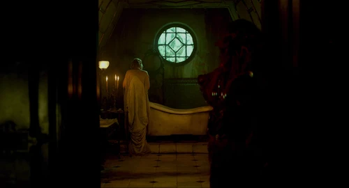 Still frame 108 from Crimson Peak (2015) directed by Guillermo del Toro