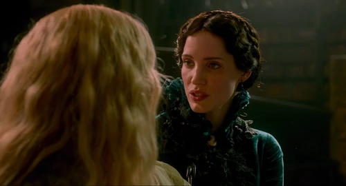 Still frame 121 from Crimson Peak (2015) directed by Guillermo del Toro