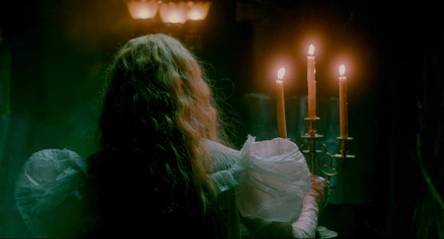 Still frame 136 from Crimson Peak (2015) directed by Guillermo del Toro