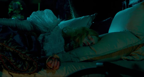 Still frame 152 from Crimson Peak (2015) directed by Guillermo del Toro