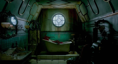 Still frame 158 from Crimson Peak (2015) directed by Guillermo del Toro