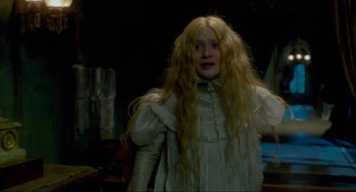 Still frame 160 from Crimson Peak (2015) directed by Guillermo del Toro