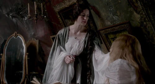 Still frame 235 from Crimson Peak (2015) directed by Guillermo del Toro