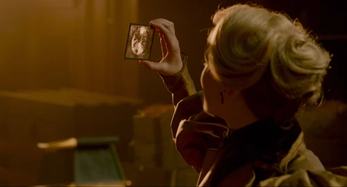 Still frame 58 from Crimson Peak (2015) directed by Guillermo del Toro