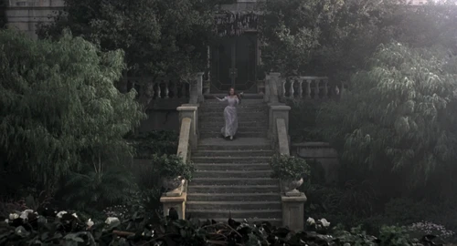 Still frame 100 from Dracula (1992) directed by Francis Ford Coppola