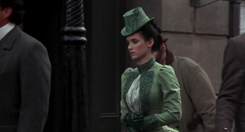 Still frame 121 from Dracula (1992) directed by Francis Ford Coppola
