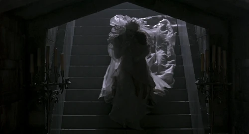 Still frame 210 from Dracula (1992) directed by Francis Ford Coppola