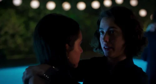Still frame 92 from Drive-Away Dolls (2024) directed by Ethan Coen
