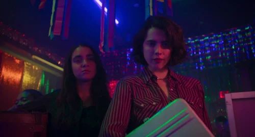 Still frame 128 from Drive-Away Dolls (2024) directed by Ethan Coen
