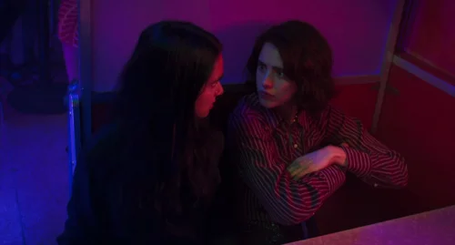 Still frame 132 from Drive-Away Dolls (2024) directed by Ethan Coen