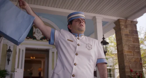 Still frame 137 from Drive-Away Dolls (2024) directed by Ethan Coen