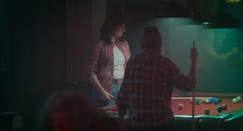 Still frame 32 from Drive-Away Dolls (2024) directed by Ethan Coen