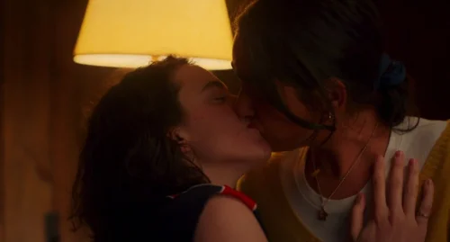Still frame 47 from Drive-Away Dolls (2024) directed by Ethan Coen