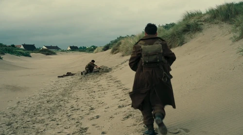 Still frame 10 from Dunkirk (2017) directed by Christopher Nolan