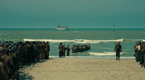 Still frame 13 from Dunkirk (2017) directed by Christopher Nolan