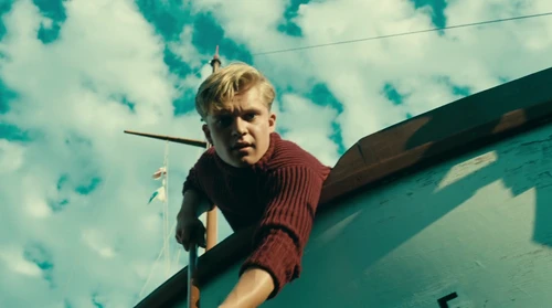 Still frame 207 from Dunkirk (2017) directed by Christopher Nolan