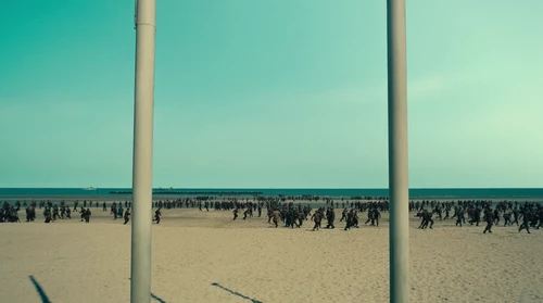 Still frame 19 from Dunkirk (2017) directed by Christopher Nolan