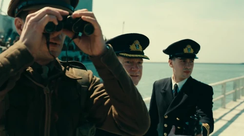 Still frame 214 from Dunkirk (2017) directed by Christopher Nolan