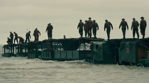 Still frame 234 from Dunkirk (2017) directed by Christopher Nolan